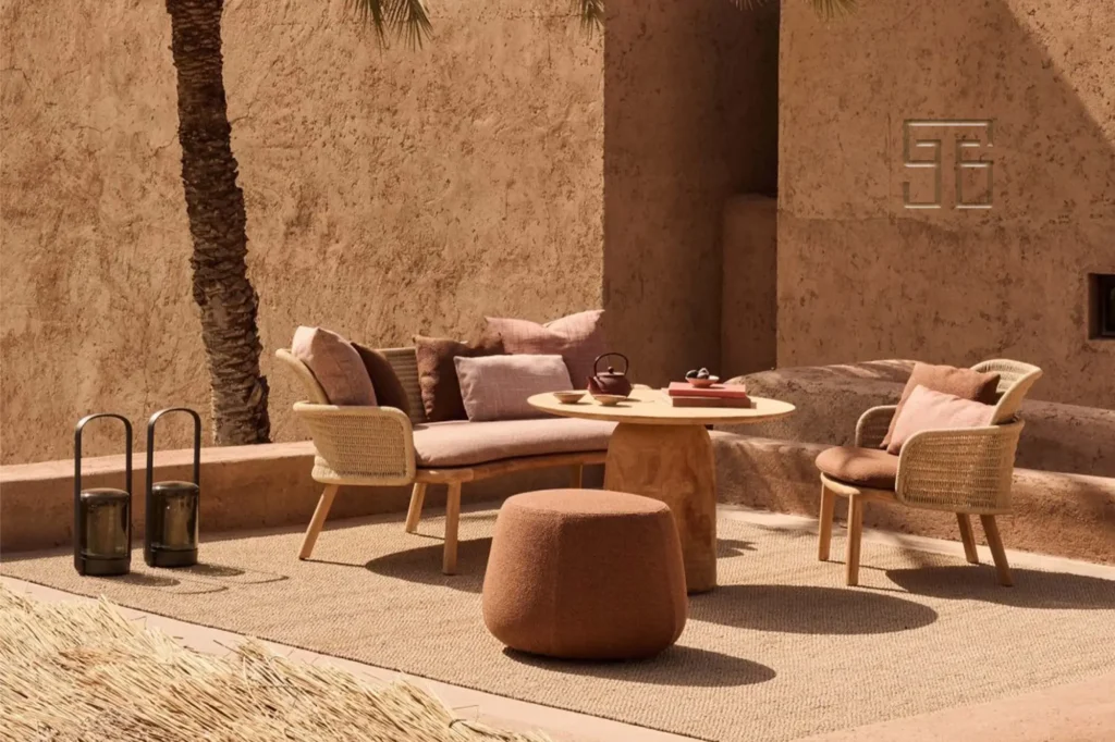 انتخاب بهترین پارچه مبلی ضدآب فضای باز