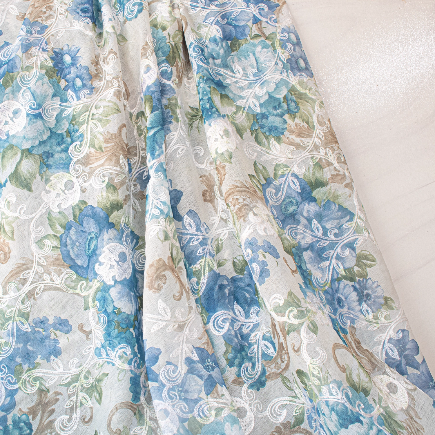 پارچه پرده‌ای گلدوزی رزانا-خرید از سناتکس - کیفیت و قیمت مناسب